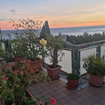 Attico: L'oasi Di Nina Tra Terra, Mare E Cielo Apartman